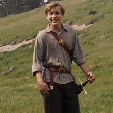 Peter Pevensie, Edmund Pevensie, Movies And Series, Movies And Tv Shows ...
