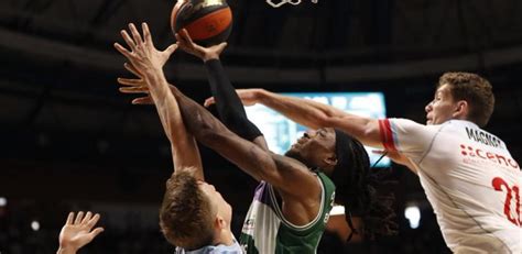 Unicaja - Monbus Obradoiro (99-89)