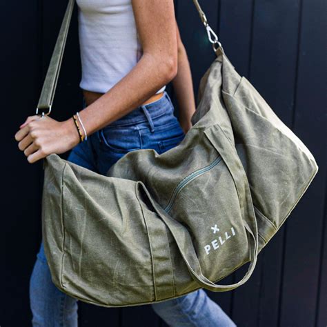 Large Canvas Duffle Bag I Waxed Canvas - Army Green I Pelli Bags