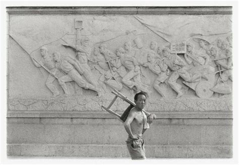 老照片 1981年的湖北武汉 光着膀子的武汉大叔 - 哔哩哔哩