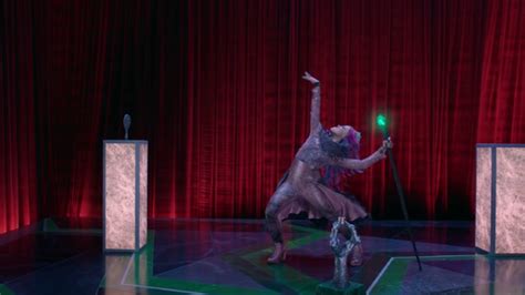 Reactions of Queen of Mean Song 的图像结果