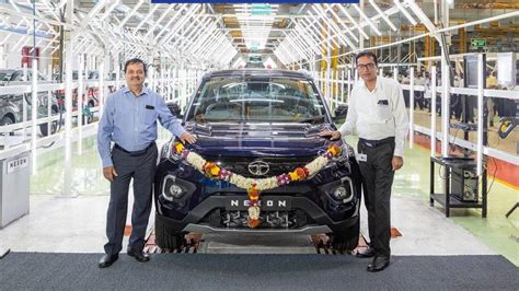 Tata Motors celebrate the delivery of the 3 lakh Tata Nexons by ...