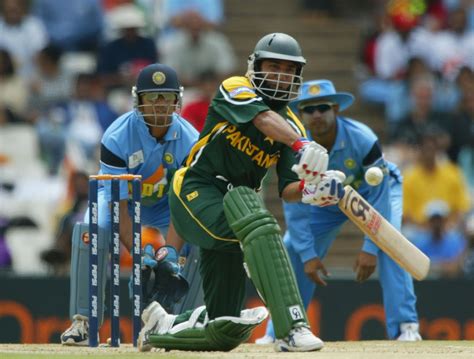 "I am thinking about his mother"- Fans stunned at Saeed Anwar's ...