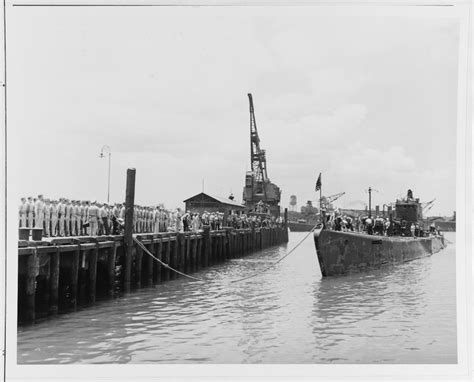80-G-11742 Makin Island Raid, August 1942