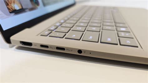 Fast Laptop 的图像结果