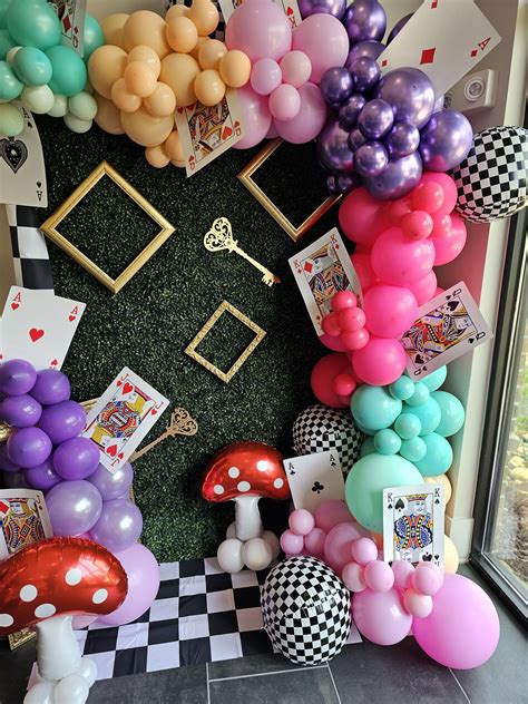 Alice in wonderland balloon backdrop | Alice in wonderland tea party ...