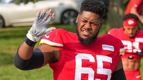 Trey Smith injury: Will Chiefs OL play vs. Eagles in Week 2?