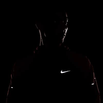Nike Stride Men's Repel UV Running Jacket. Nike IN