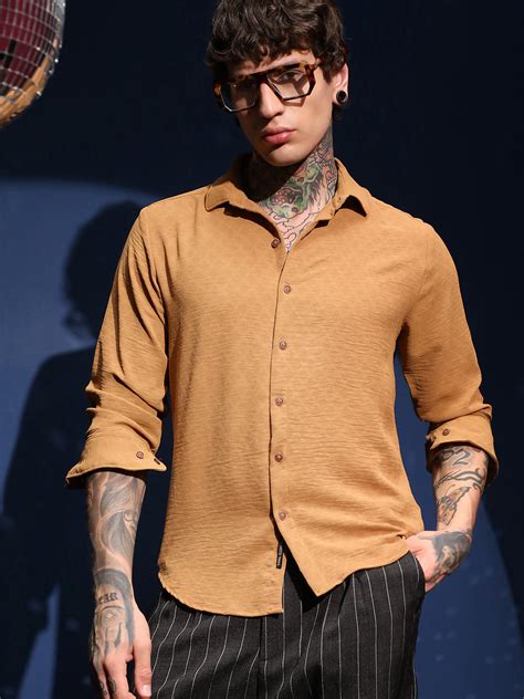 ₹899 | Campus Sutra Men's Sienna Brown Rhombus-Texture Shirt - Campussutra