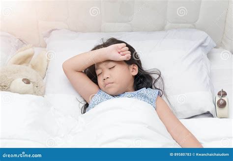 Child Lying Down Suffering from a Headache Stock Image - Image of caucasian, emotional: 89580783