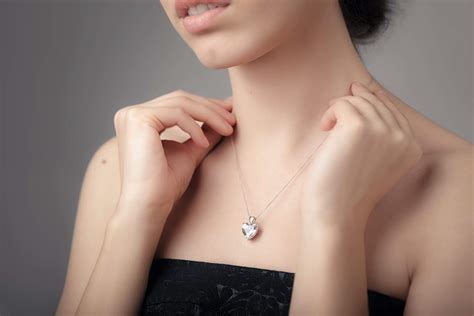 10 Pendant Necklaces Every Girl Should Own - Jewel Tree London