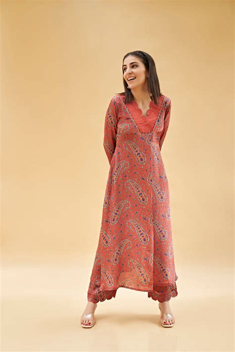 Sukruti Design : Ethnic Wear - By Online Indian Ethnic Wear