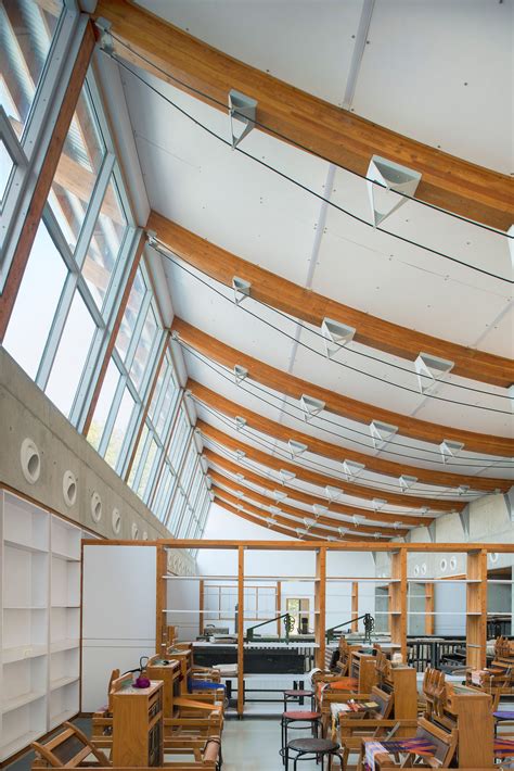 A special focus on Glulam based applications with Canadian Wood in ...