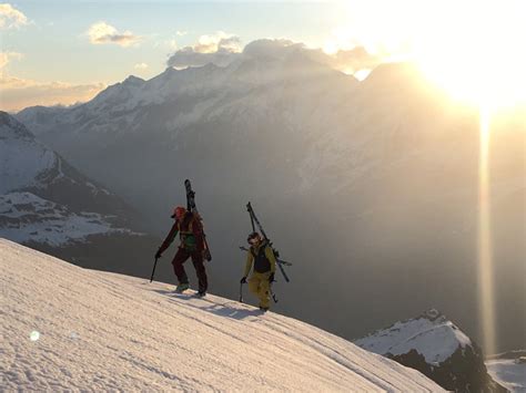 Movie review| Shades of Winter - Between | PowderGuide