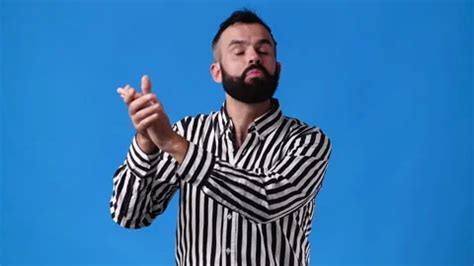 Getting Cheeks Clap 的图像结果