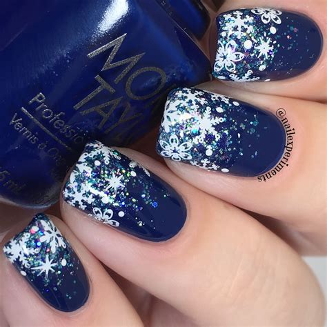 Classy winter snowflake nail art! I had so much fun creating these ...