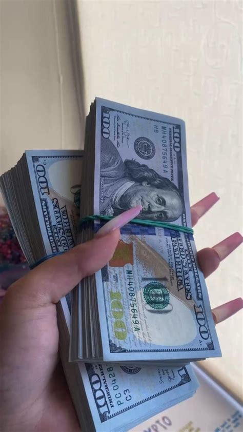 Money Aesthetic Collage 的图像结果