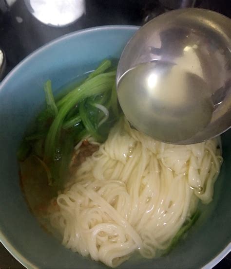 【灵隐素面汤底的做法步骤图，怎么做好吃】卖杨梅的小米_下厨房