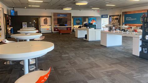 Kentucky Oaks Mall - iPhone 13 Pro Max, iPhone 12 deals Paducah, KY | AT&T
