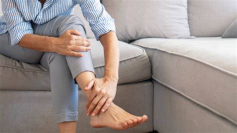 Why poor blood flow to the legs is common in diabetics and older adults ...