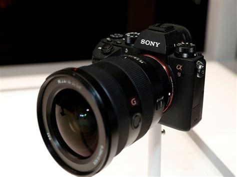 Sony introduces A7C compact full-frame mirrorless camera, priced at USD ...