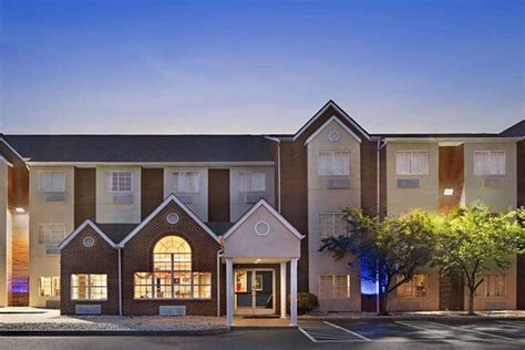 MICROTEL INN & SUITES BY WYNDHAM FLORENCE/CINCINNATI AIRPO - Hotel ...