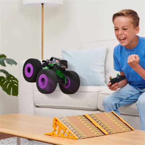 Monster Jam Official Ramp Champ Grave Digger Indoor Super Soft Remote ...