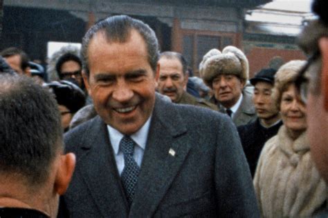 1960年史上第一次美国总统大选辩论，尼克松因形象输给了肯尼迪_理查德·尼克松