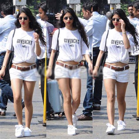 ਸ਼ਾਹਰੁਖ ਖਾਨ ਦੀ ਬੇਟੀ ਸੁਹਾਨਾ ਖਾਨ ਦੀ ਵਾਈਟ ਟੀ-ਸ਼ਰਟ ਦੀ ਕੀਮਤ ਜਾਣ ਤੁਸੀਂ ਵੀ ਹੋ ...