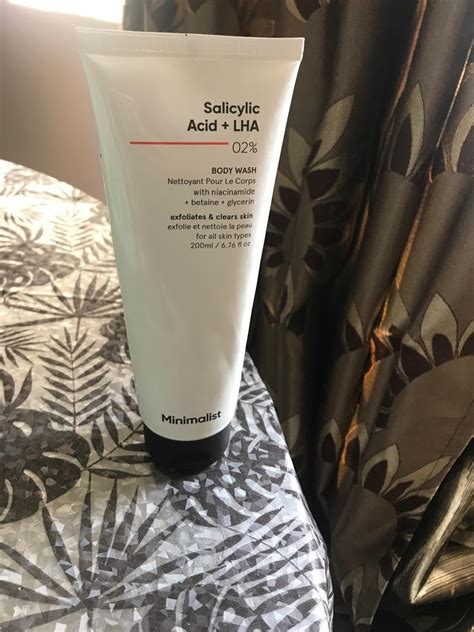 Buy Minimalist 2% Salicylic Acid + LHA Body Wash | Gentle Exfoliating ...
