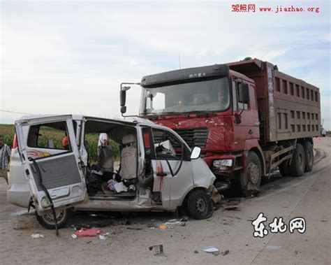 又一起！今早富阳一大货车与电动三轮车相撞，三轮车驾驶员当场死亡！