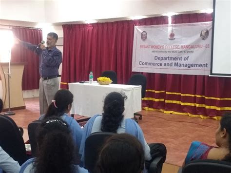 CAREER OPPORTUNITIES FOR COMMERCE GRADUATES - Besant Women's College