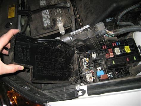 Toyota RAV4 fuses replacement photo manual