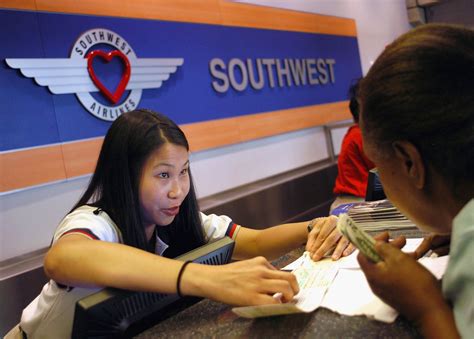 Southwest Airlines Flight Attendant Offers Grieving Mother A Letter Of ...