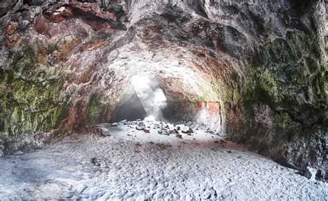 12 of the Best and Awe-Inspiring Oregon Caves - Flavorverse