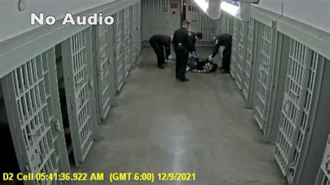 Milwaukee police in-custody death, video released | FOX6 Milwaukee