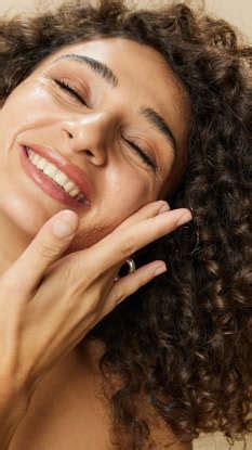 What foods are good enough to nourish curly hair?