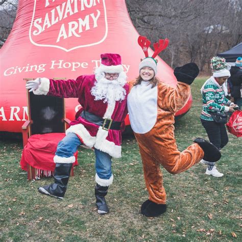 Santa Shuffle Fun Run & Elf Walk 2025 - Montreal, Parc Frédéric Back ...