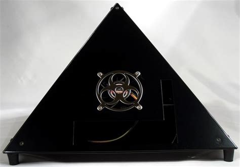 Alienware Pyramid Case 的图像结果