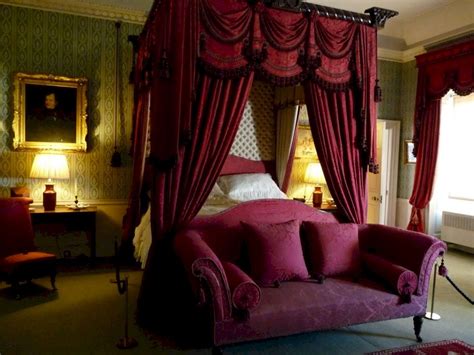46 Captivating Gothic Canopy Bed Curtain Design Ideas With Victorian ...