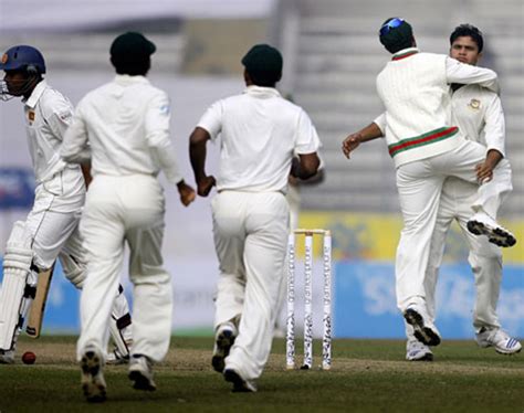 Mahbubul Alam appeals unsuccessfully for an lbw | ESPNcricinfo.com