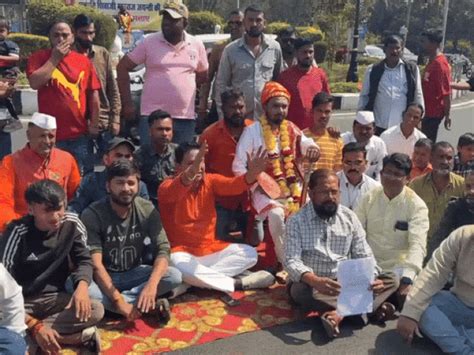 Protest in Bhopal after Tehsildar stops mic at Shivaji Jayanti