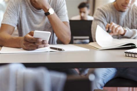 What worked and what didn't with a cellphone ban at a Kentucky school