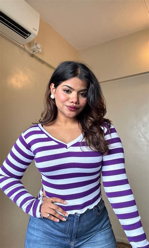 V Neck Striped Crop Top – Burgundy Bae