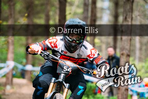 Becci SKELTON 54 - Roots & Rain