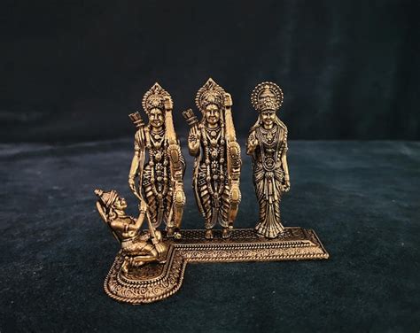 Shri Ram Sita Lakshman Hanuman Photo- Gold Foli Print- Hanuman Sitting ...