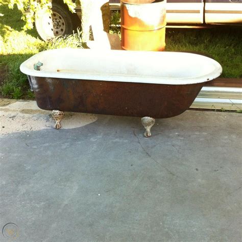 Antique Claw Foot Bath Tub Cast Iron with Clawfoot Design. Large ...