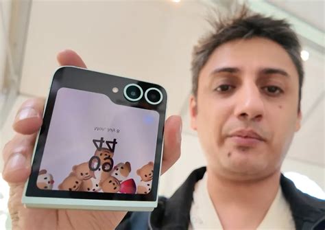 Samsung Galaxy Z Flip 6 First Impressions: Same Old, But Is That So Bad ...