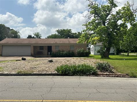 4128 Hillcrest Dr, Waco, TX 76710 | MLS# 222431 | Homes.com