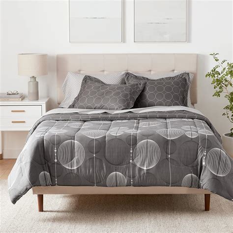 AmazonBasics 7-Piece Microfiber Bedding Set for Queen Bed (Includes 1 ...